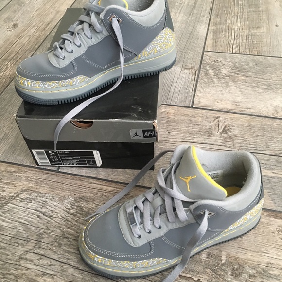 Nike Youth AJF 3 (GS) Size 5 Grey/Yellow/White - Picture 3 of 7